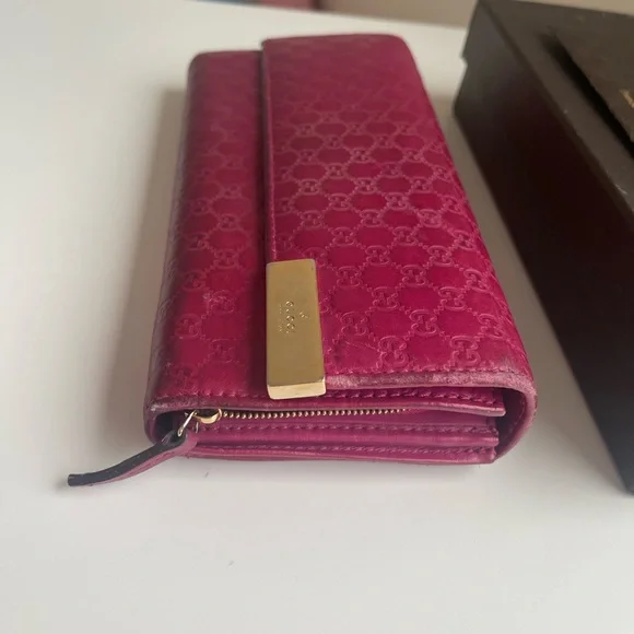 Gucci Wallet Microguccissima Leather Chain color Fuchsia Pink limited Edition